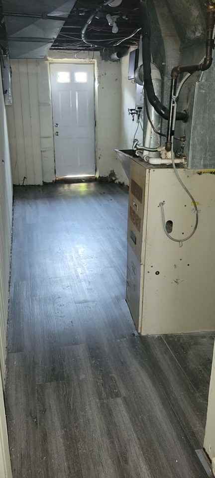 2152 Fanshawe St - Photo 4 of 13