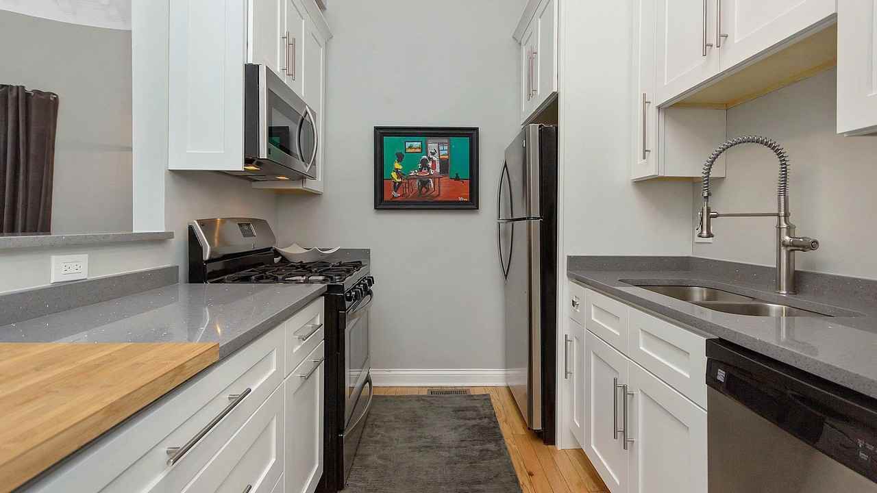 4938 S Drexel Blvd - Photo 5 of 13