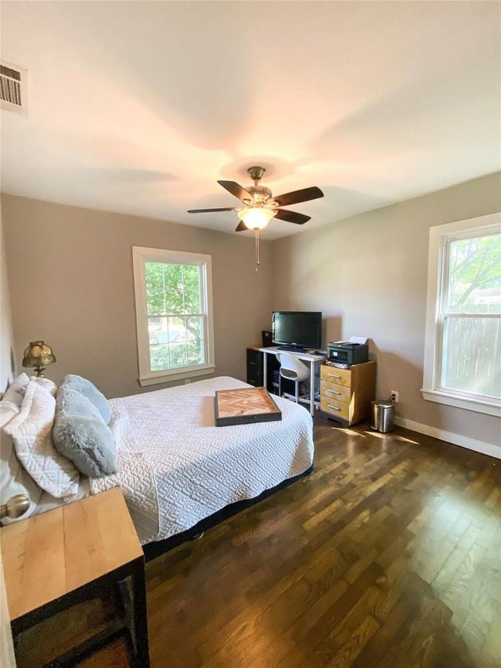 10652 Cayuga Dr - Photo 3 of 13
