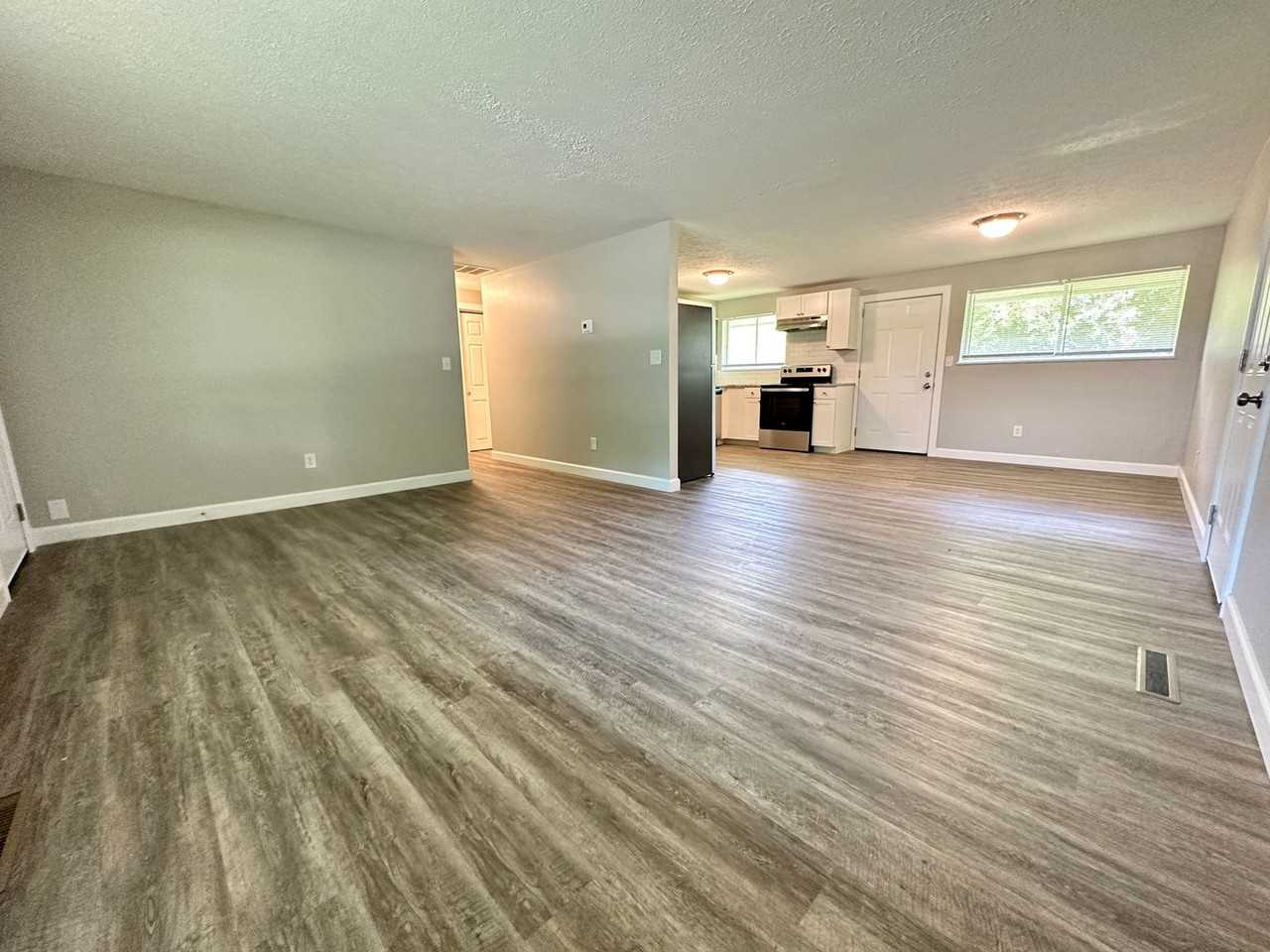 4408 Lesher Dr - Photo 3 of 22