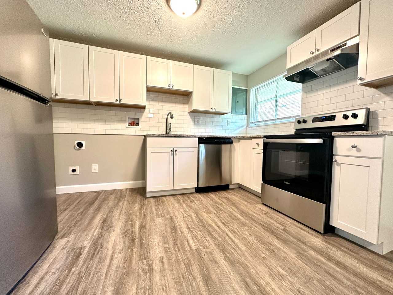 4408 Lesher Dr - Photo 7 of 22