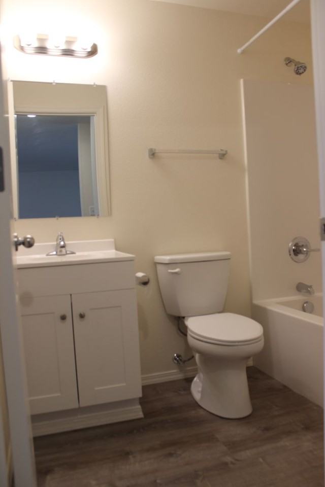232 Ne Palomar Ct - Photo 7 of 15