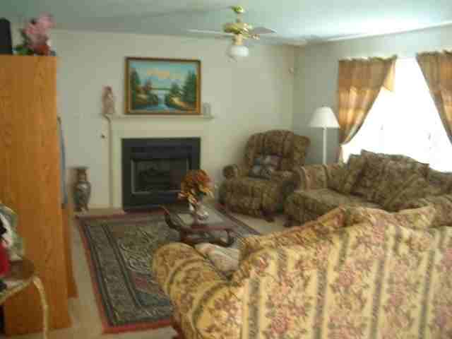776 Michelle Dr - Photo 4 of 7