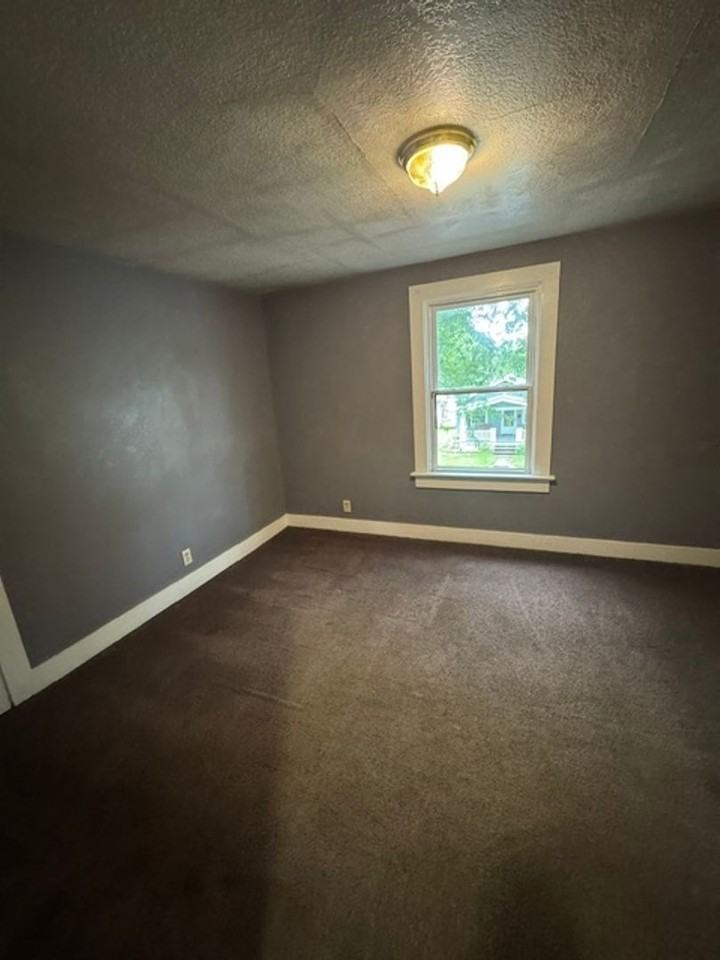 1707 Tecumseh St - Photo 5 of 8
