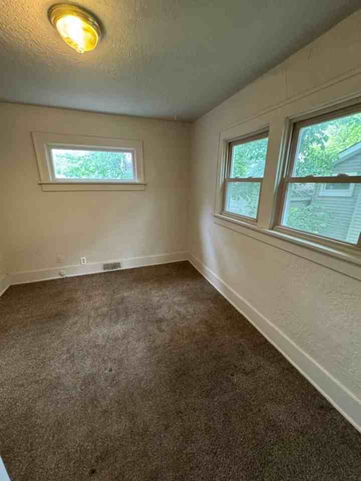 1921 Drexel Ave - Photo 4 of 7