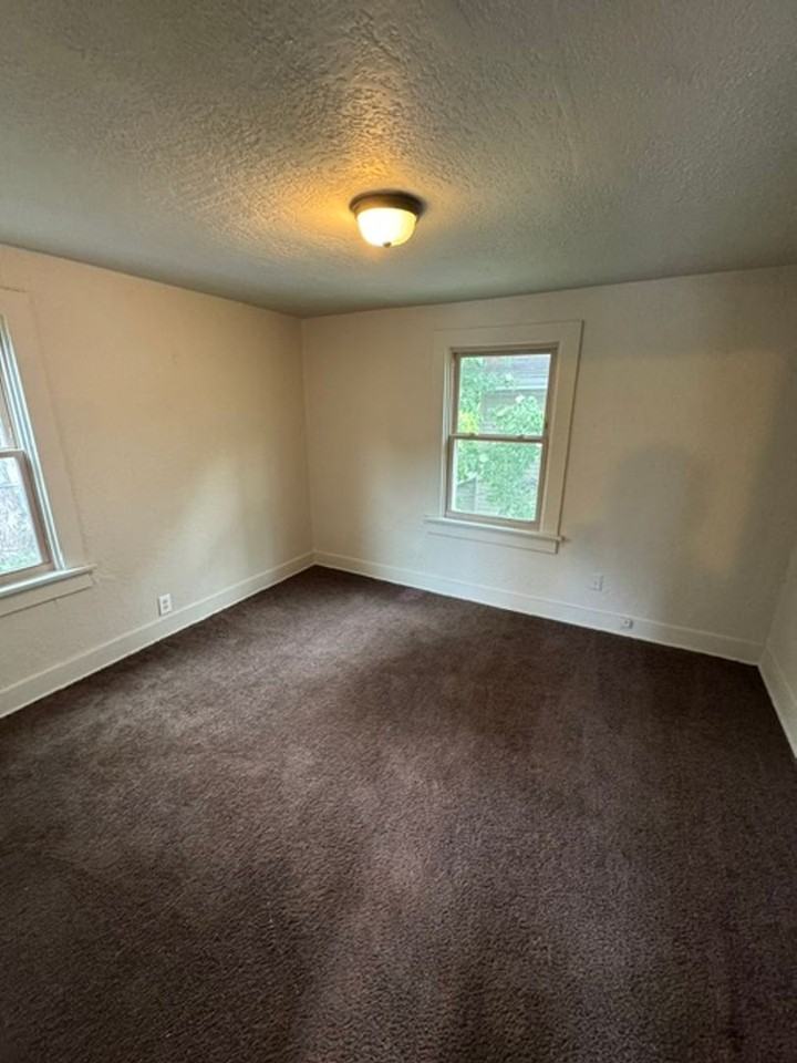 1921 Drexel Ave - Photo 5 of 7