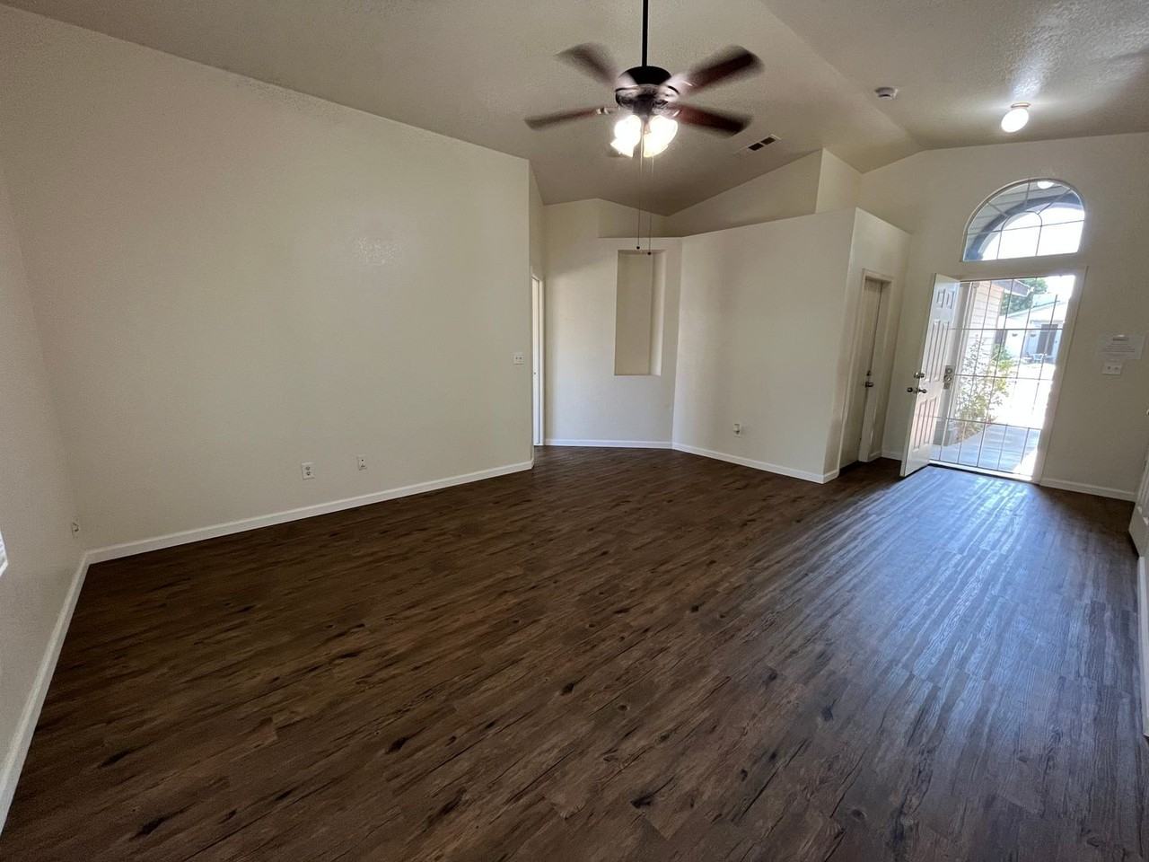640 S Chess Terrace St - Photo 2 of 12