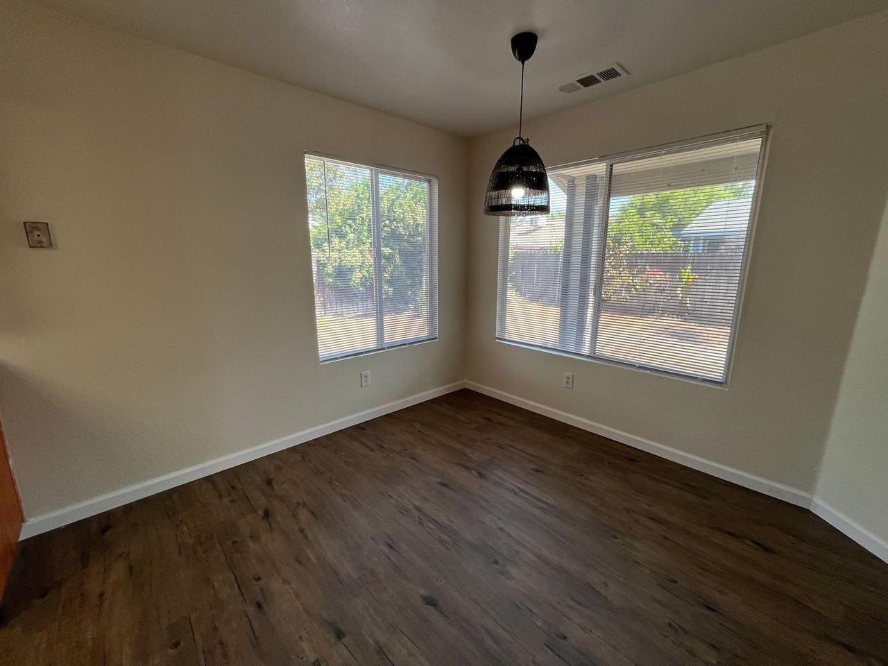 640 S Chess Terrace St - Photo 3 of 12