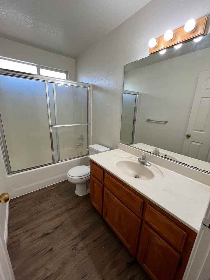 640 S Chess Terrace St - Photo 6 of 12