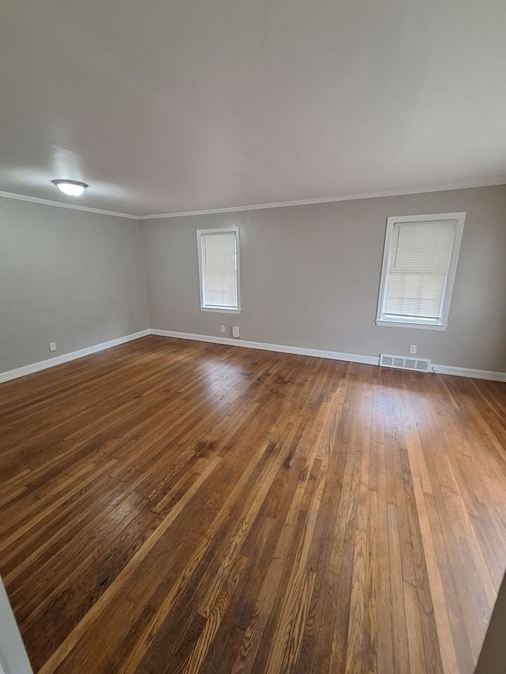 753 Lynn Rd - Photo 2 of 13