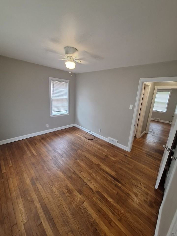 753 Lynn Rd - Photo 3 of 13