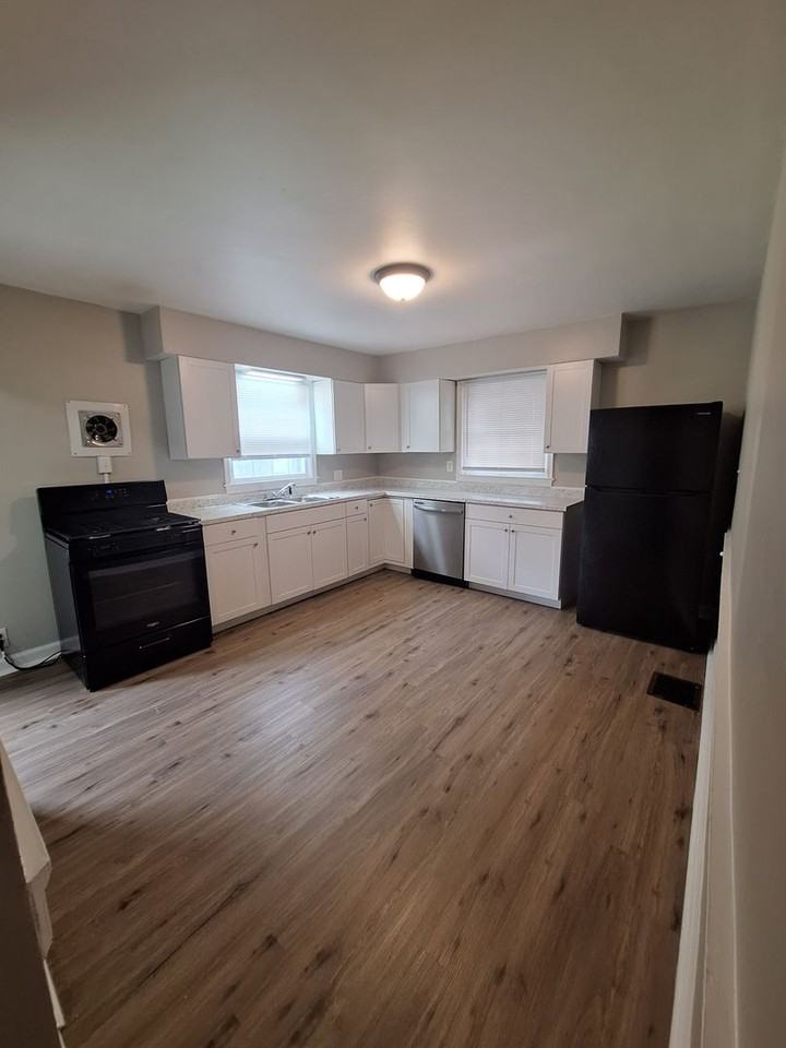 753 Lynn Rd - Photo 7 of 13
