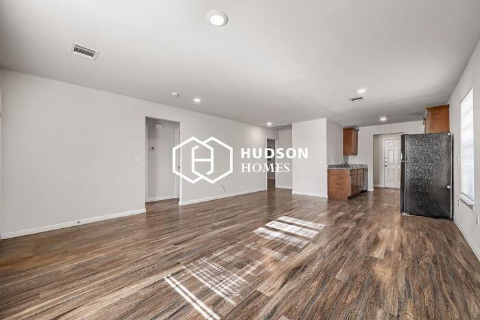 501 N Jefferson St - Photo 4 of 14