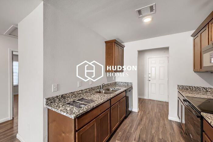 501 N Jefferson St - Photo 6 of 14