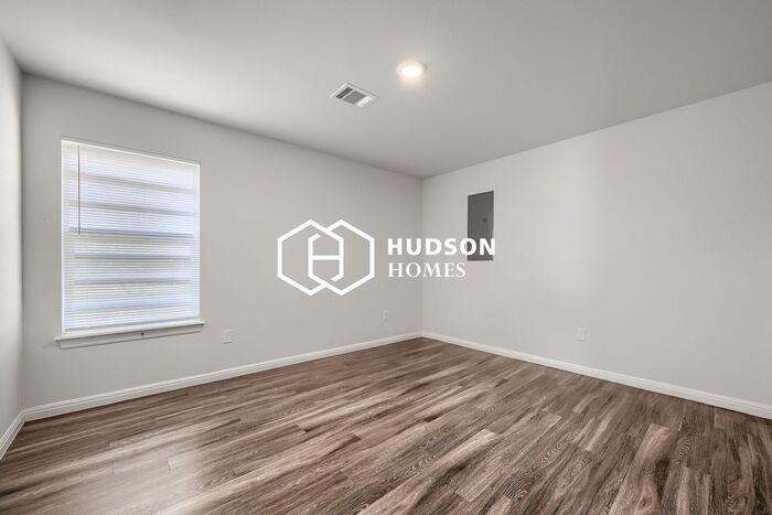 501 N Jefferson St - Photo 7 of 14