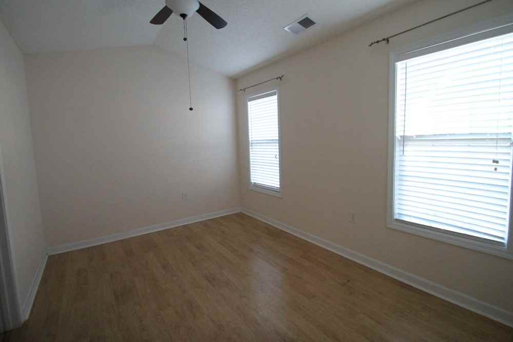 1555 Tiana Way - Photo 6 of 7