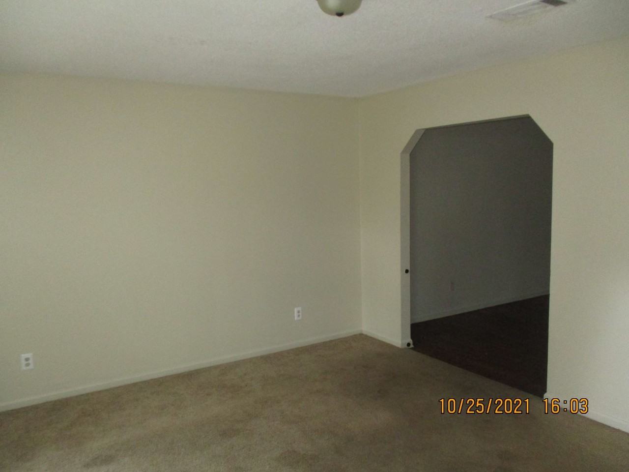 1409 Westcliff Ct - Photo 2 of 7