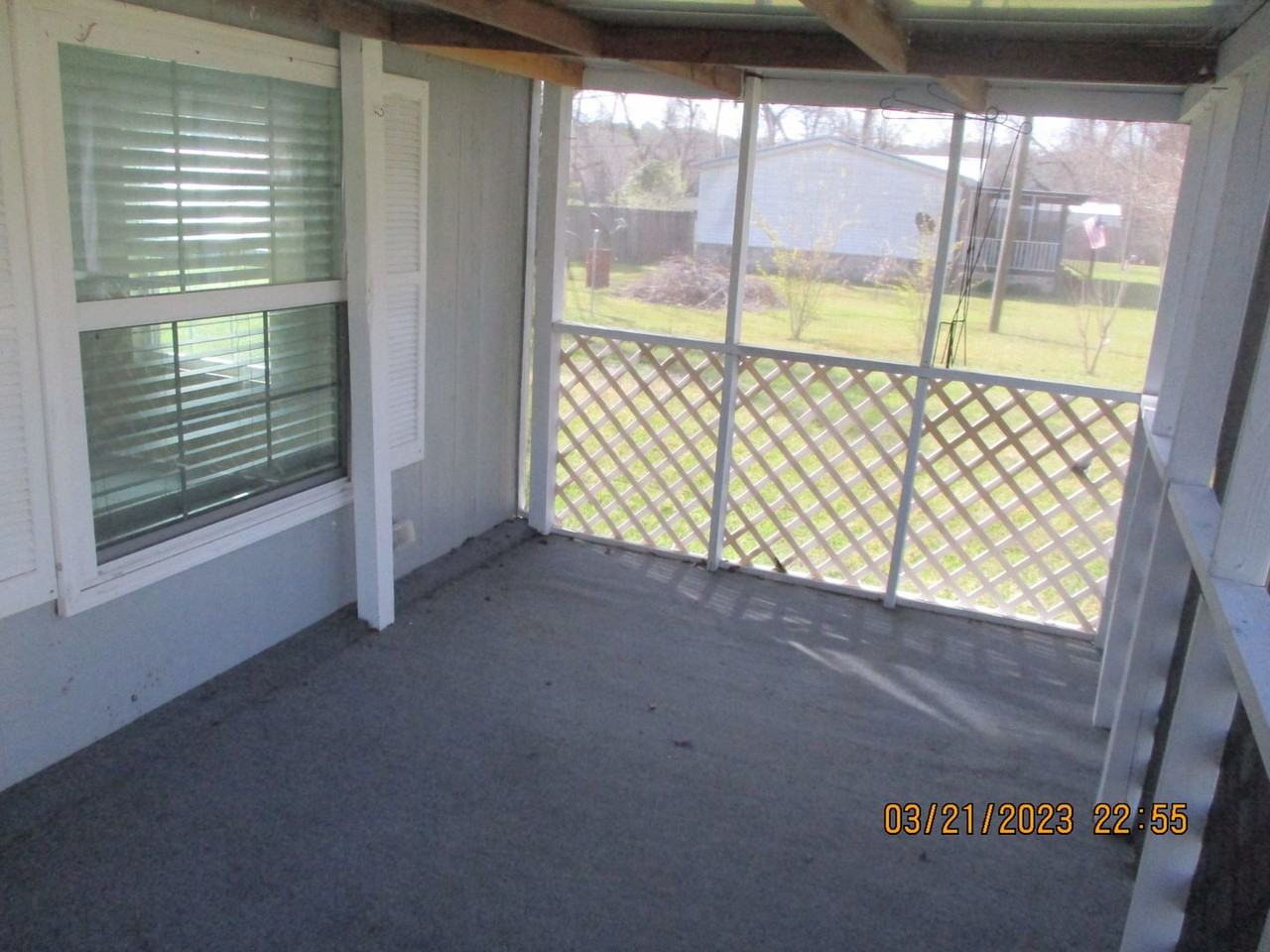 908 Westview Dr - Photo 2 of 12