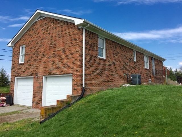 111 Pleasureville Rd - Photo 4 of 28