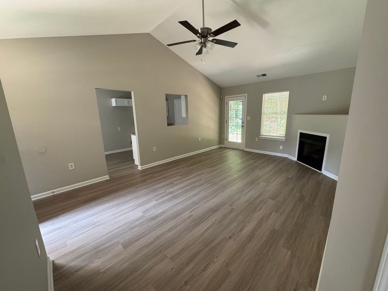 5819 Hamilton Oaks Dr - Photo 2 of 12