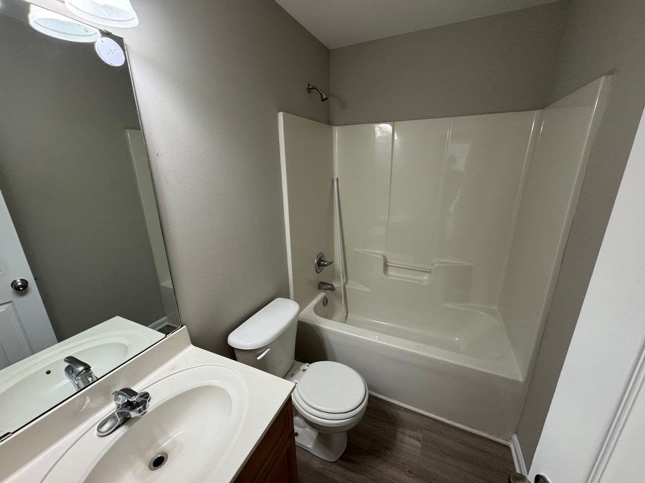 5819 Hamilton Oaks Dr - Photo 3 of 12