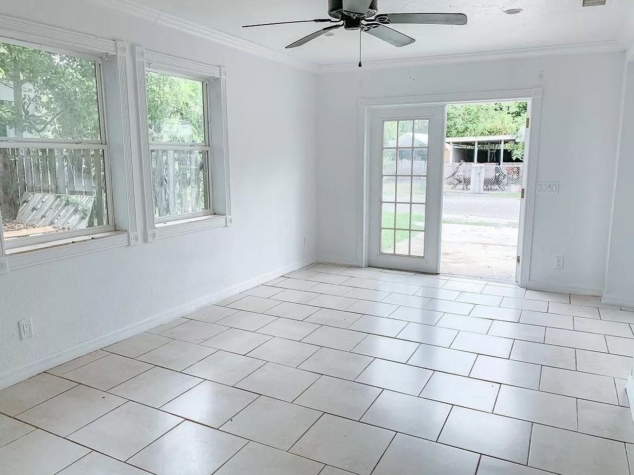 3525 19th St W - Photo 2 of 5