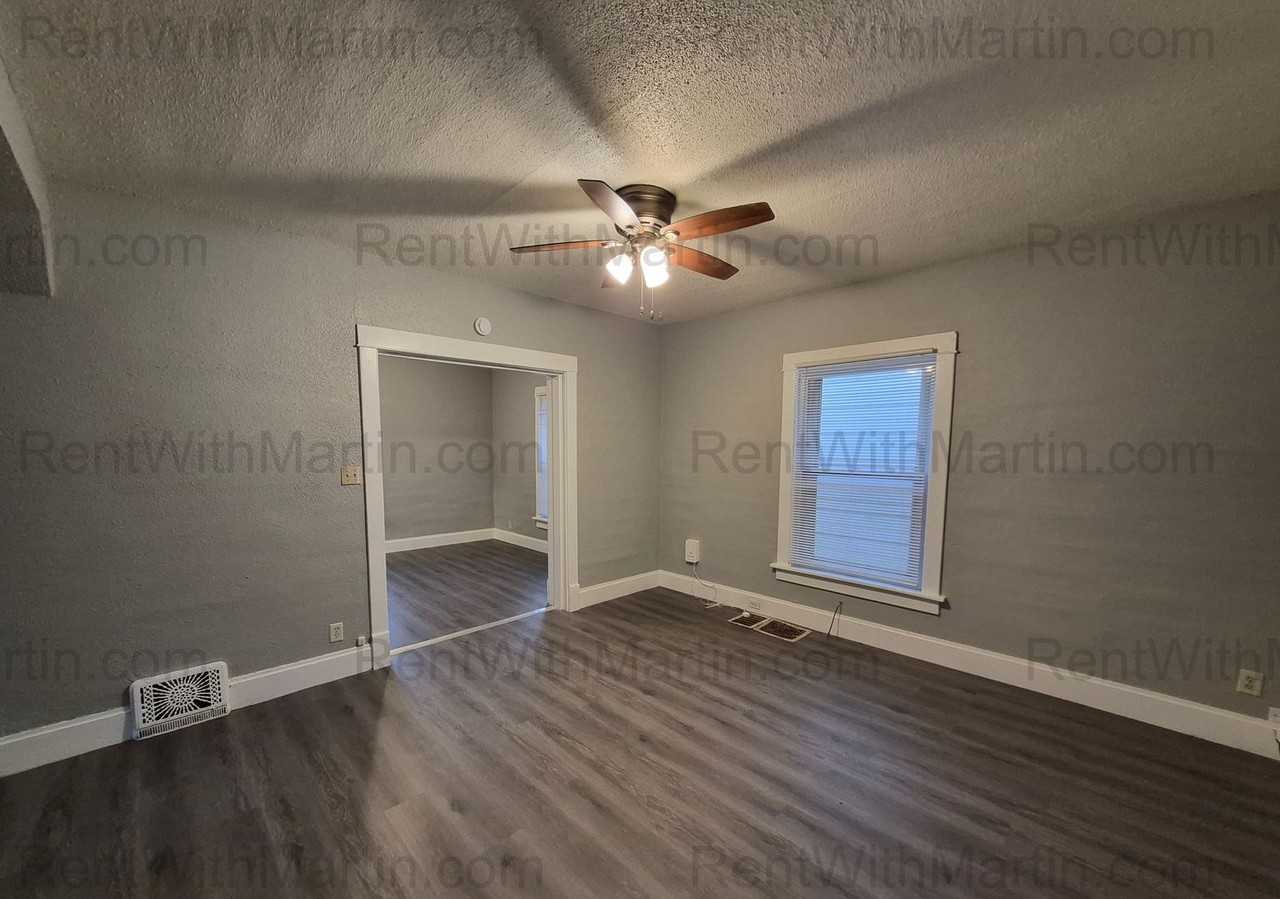 1404 W 2nd St - Photo 2 of 19