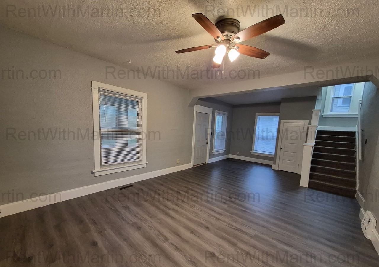 1404 W 2nd St - Photo 3 of 19
