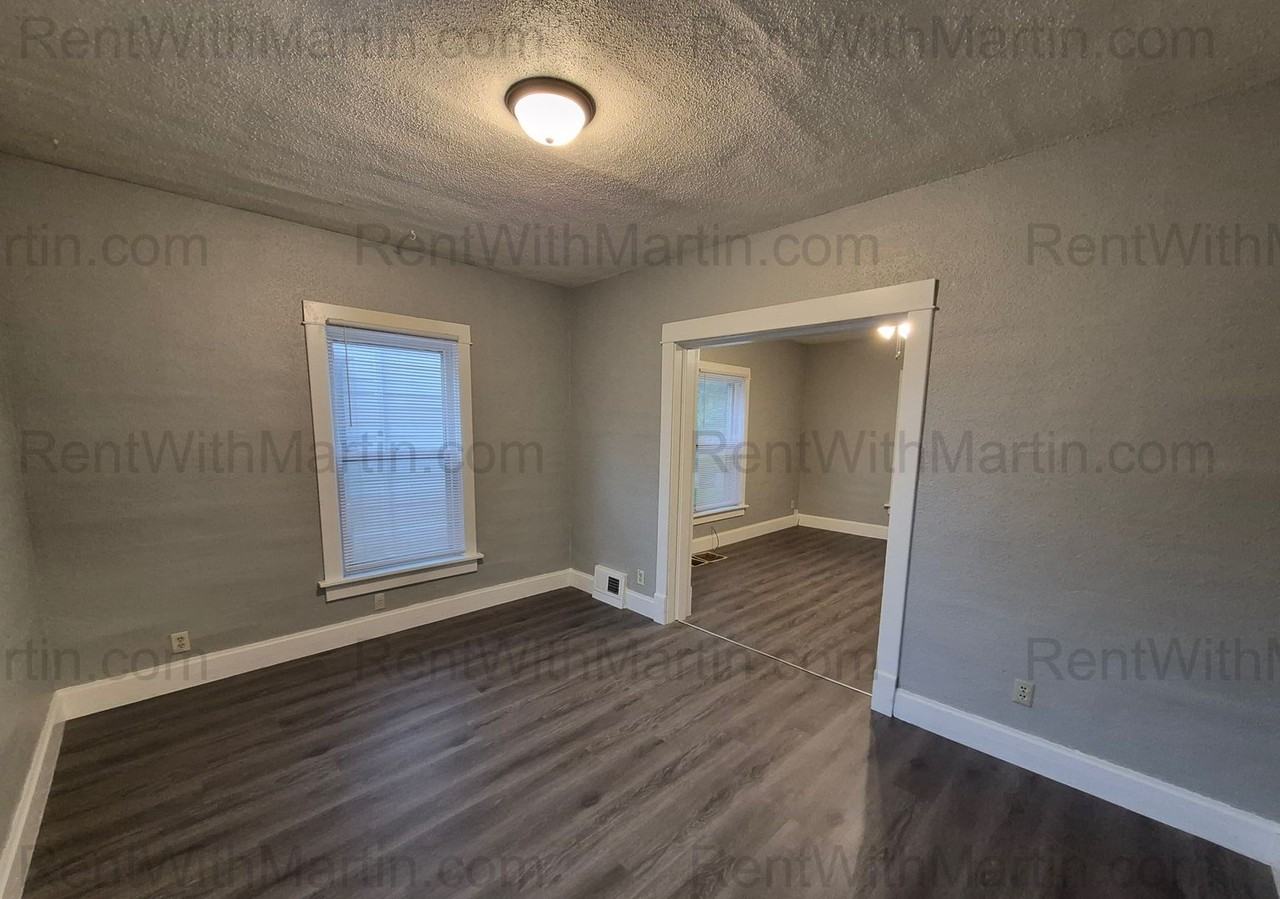 1404 W 2nd St - Photo 5 of 19