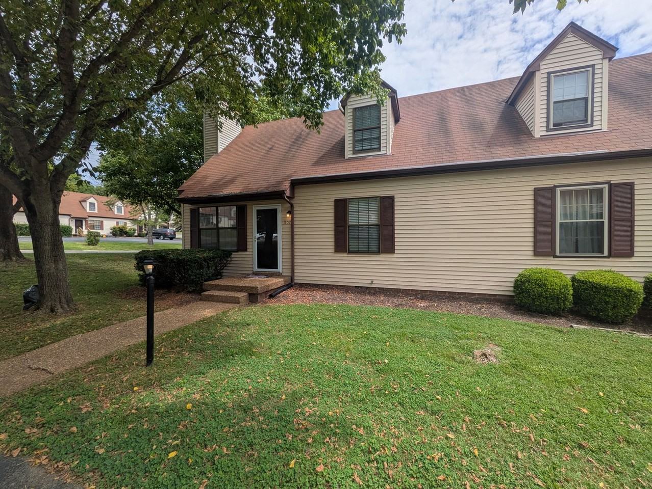 1107 Quail Ct W
