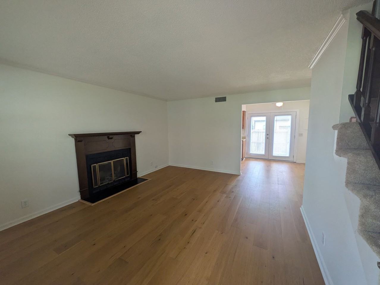 1107 Quail Ct W - Photo 2 of 18