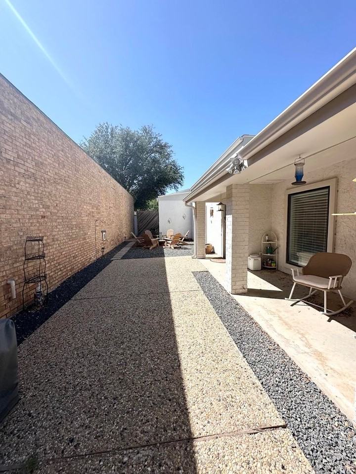 2513 Noel Ave - Photo 2 of 19