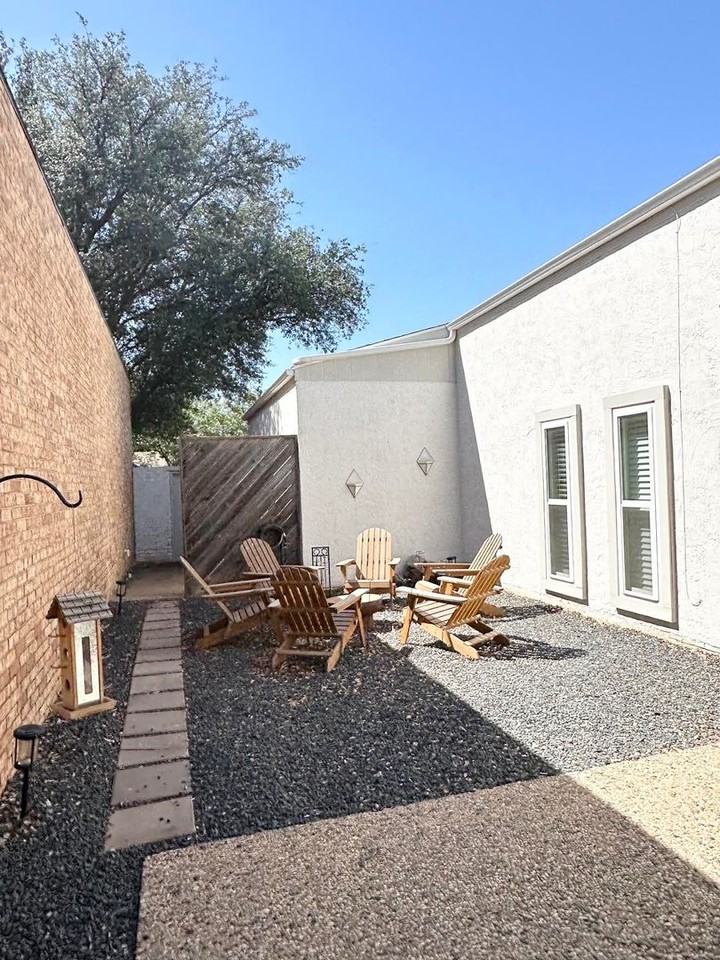 2513 Noel Ave - Photo 3 of 19