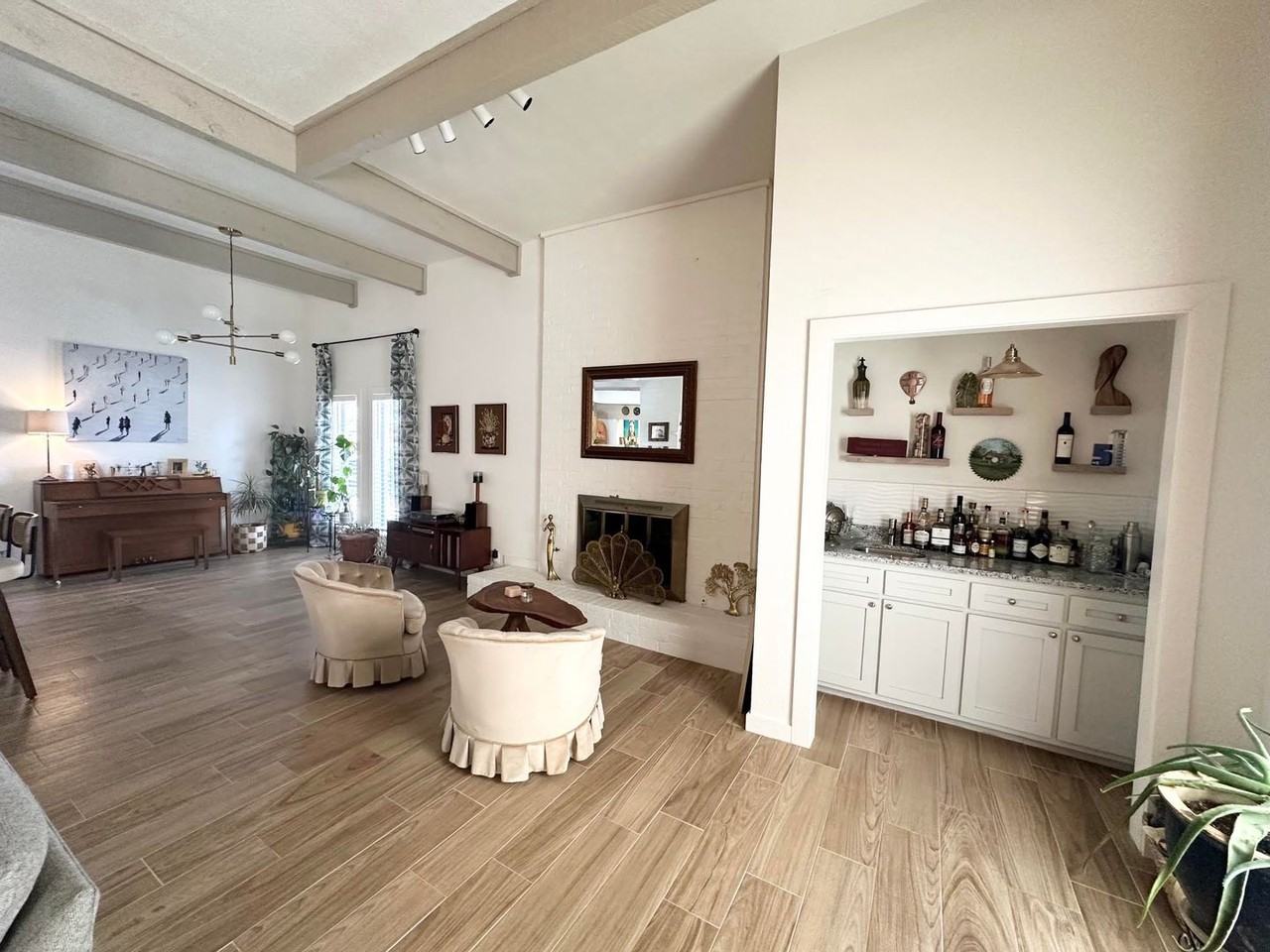 2513 Noel Ave - Photo 5 of 19