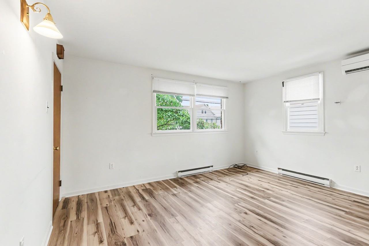 801 Bridge St - Photo 4 of 13