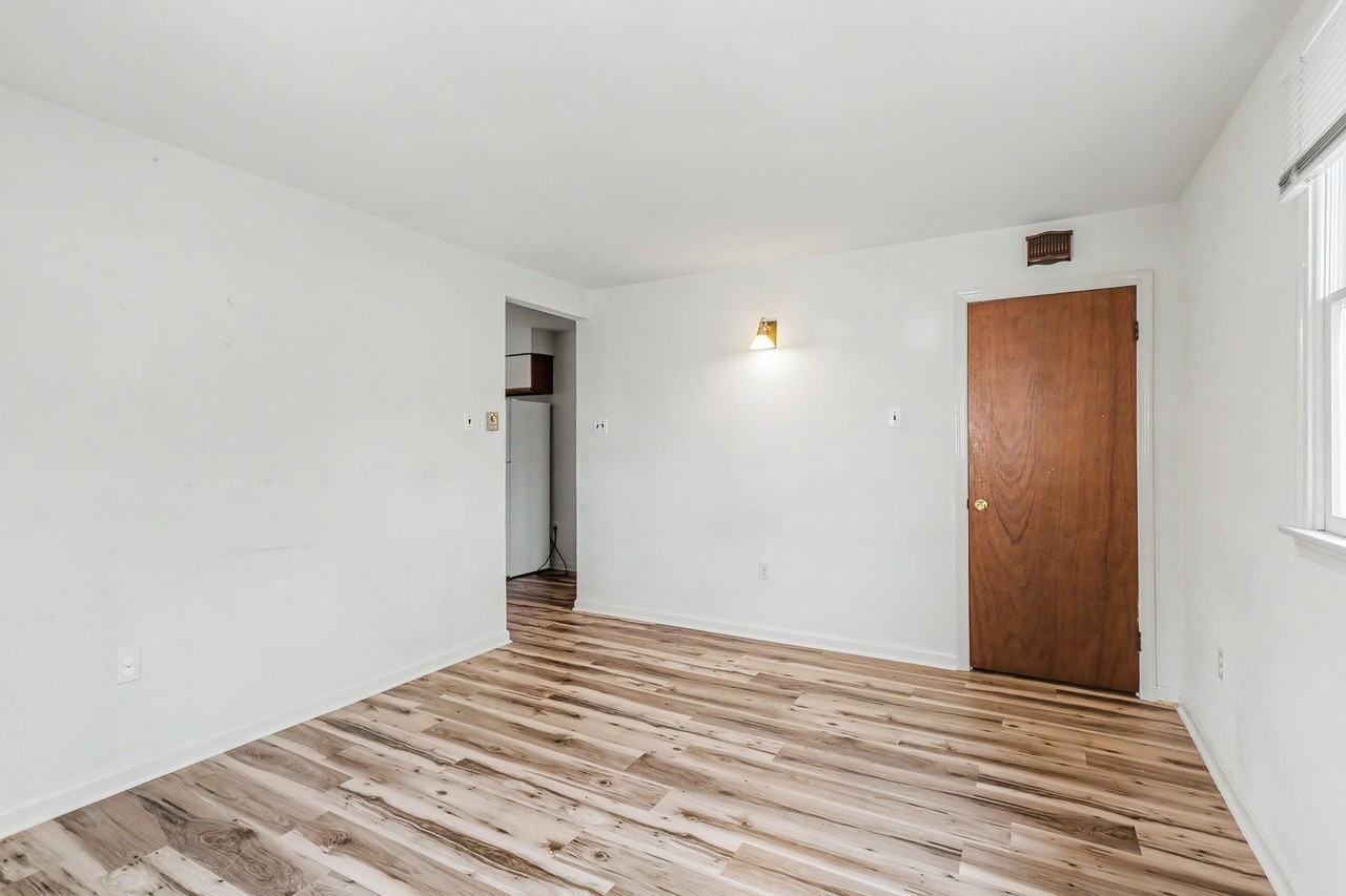 801 Bridge St - Photo 5 of 13
