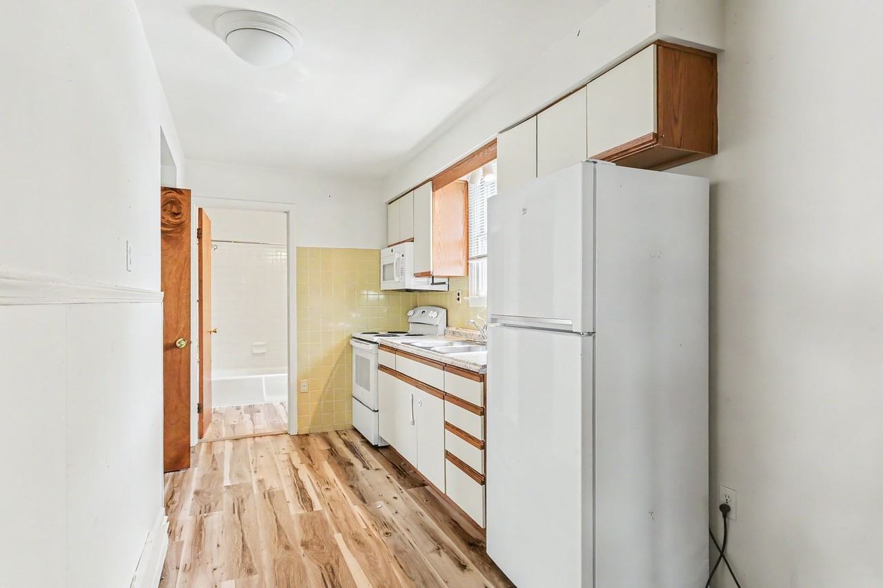 801 Bridge St - Photo 6 of 13