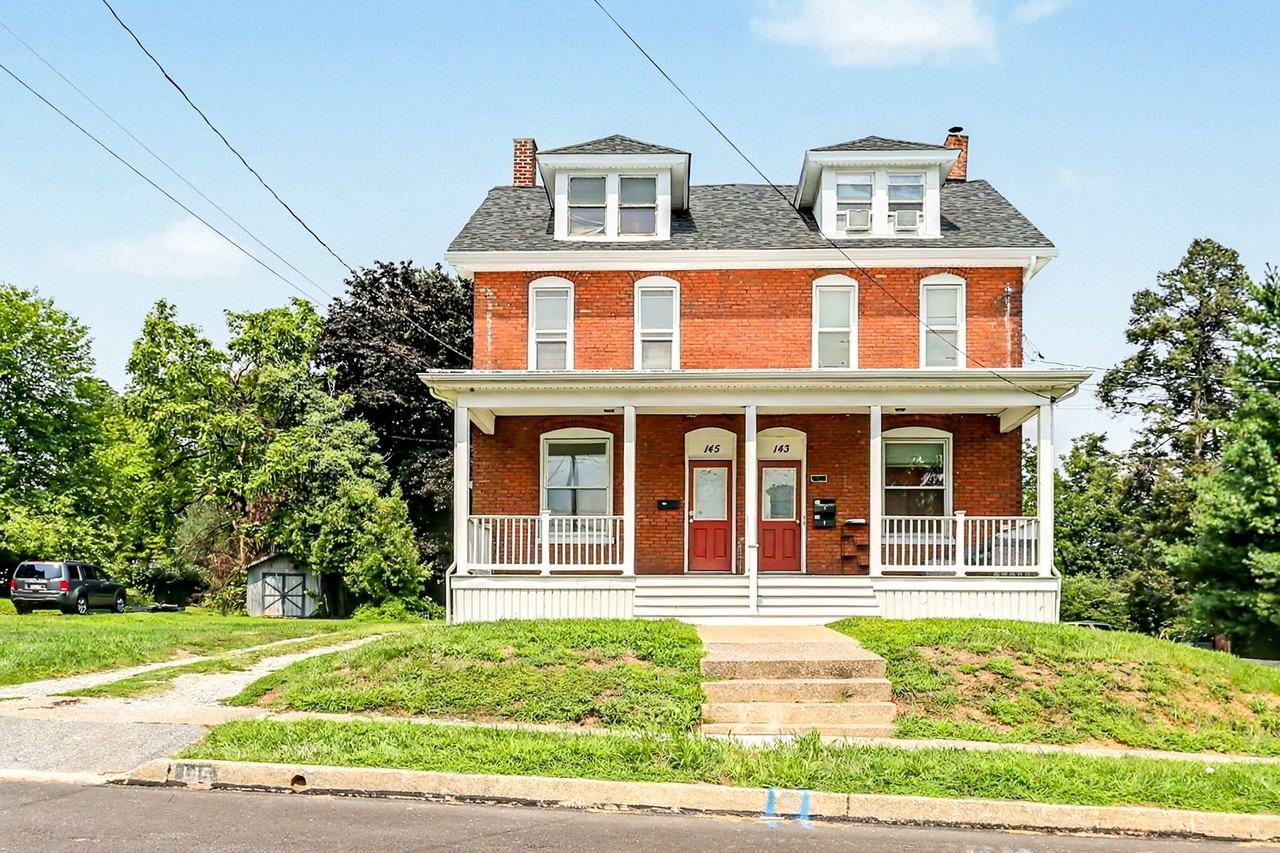 145 15th St - Photo 2 of 22