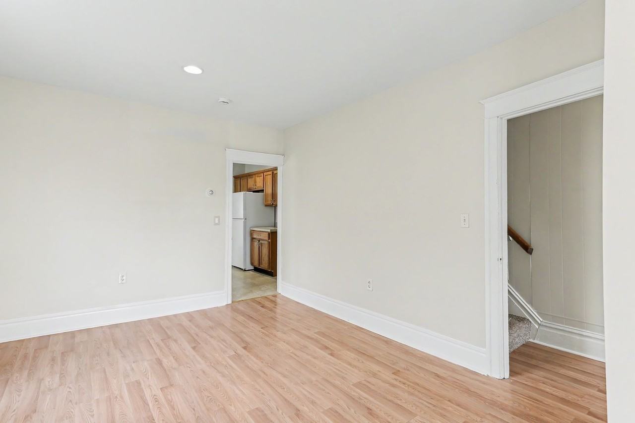 145 15th St - Photo 6 of 22