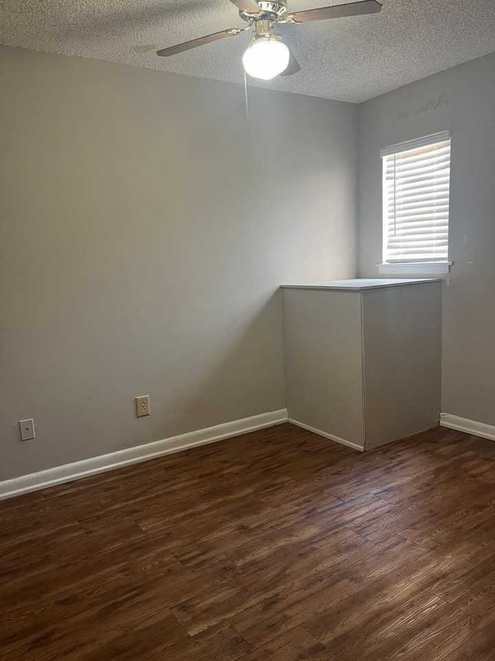 14 Low Hill Ln - Photo 5 of 15
