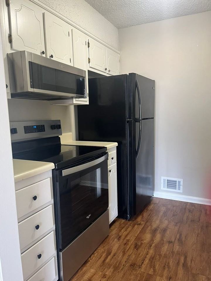 14 Low Hill Ln - Photo 6 of 15