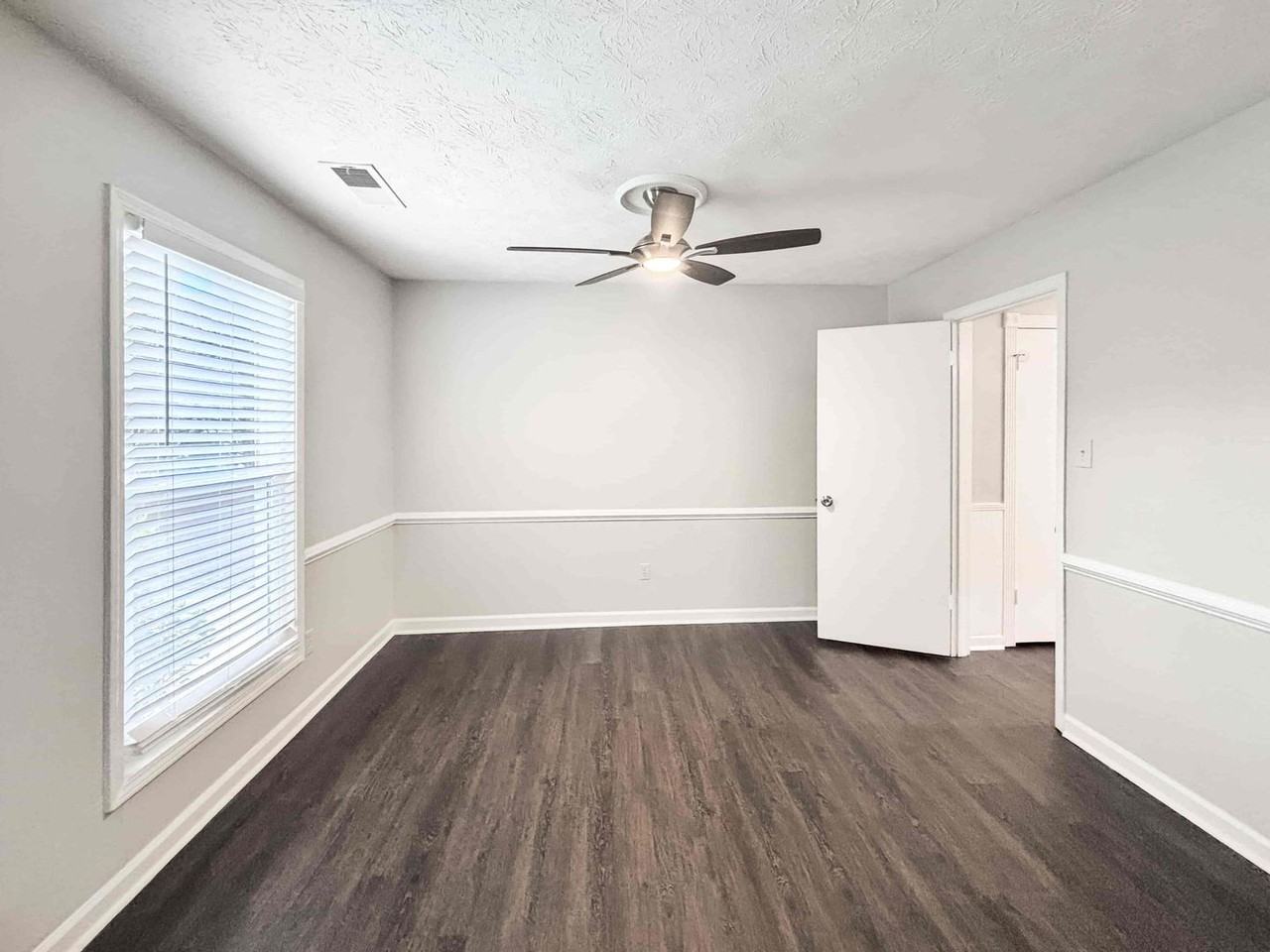 1552 Blackwell Rd - Photo 4 of 26