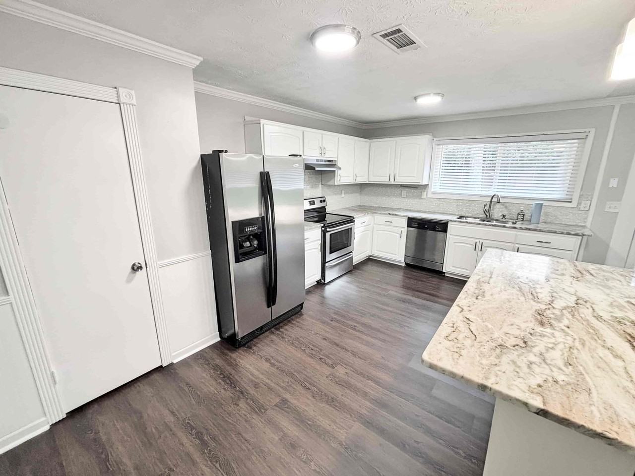 1552 Blackwell Rd - Photo 5 of 26