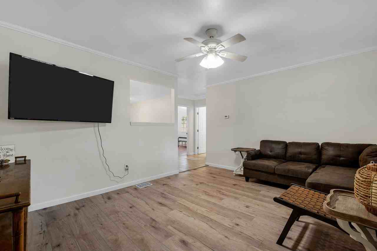 723 E Tennessee St - Photo 4 of 21