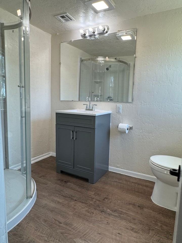 84 84 SW 45th - Photo 2 of 8