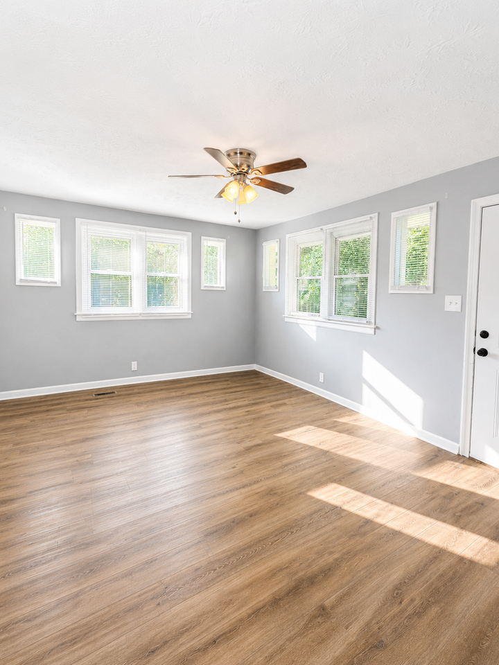 130 Elm St - Photo 5 of 8