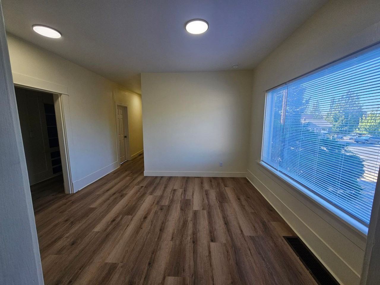 1513 12th St #1513 - Photo 4 of 13