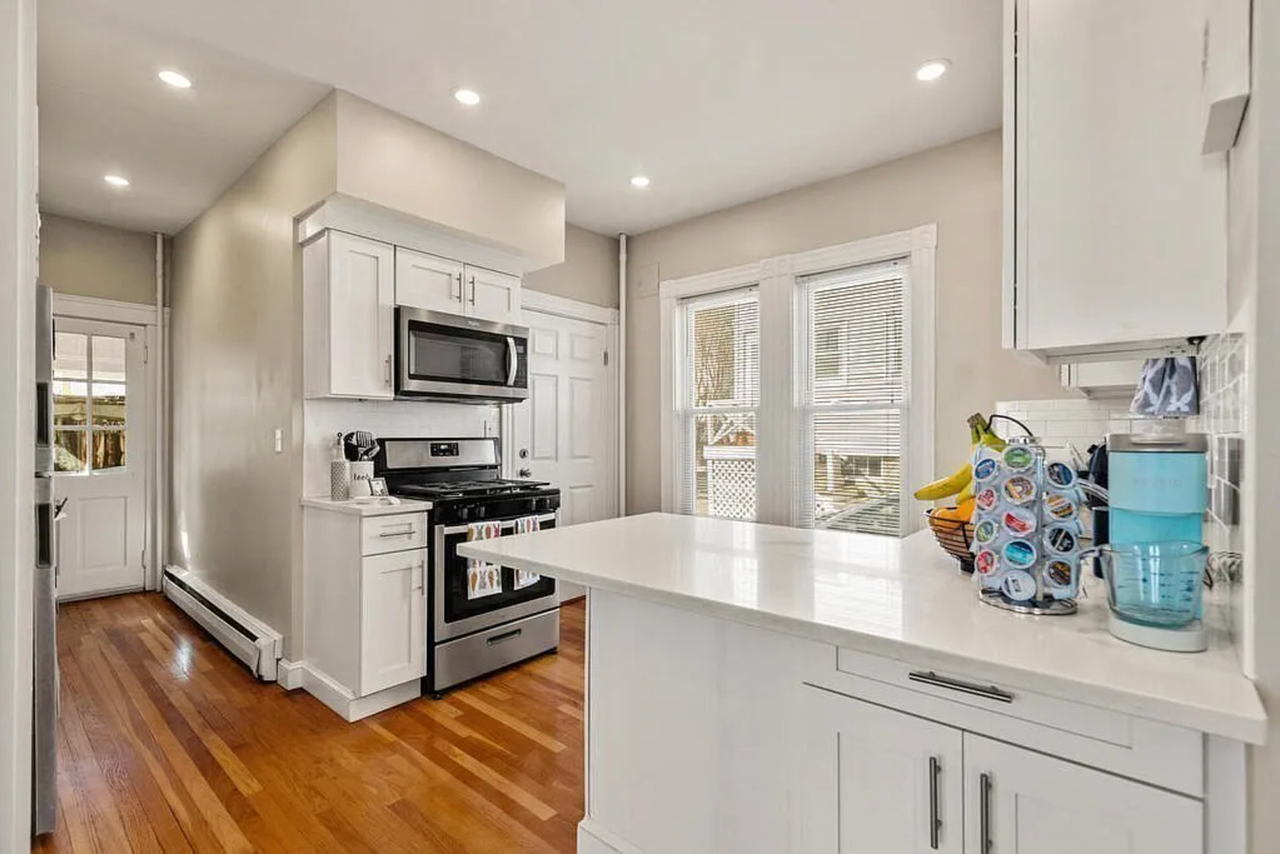 155 Spruce St - Photo 3 of 16