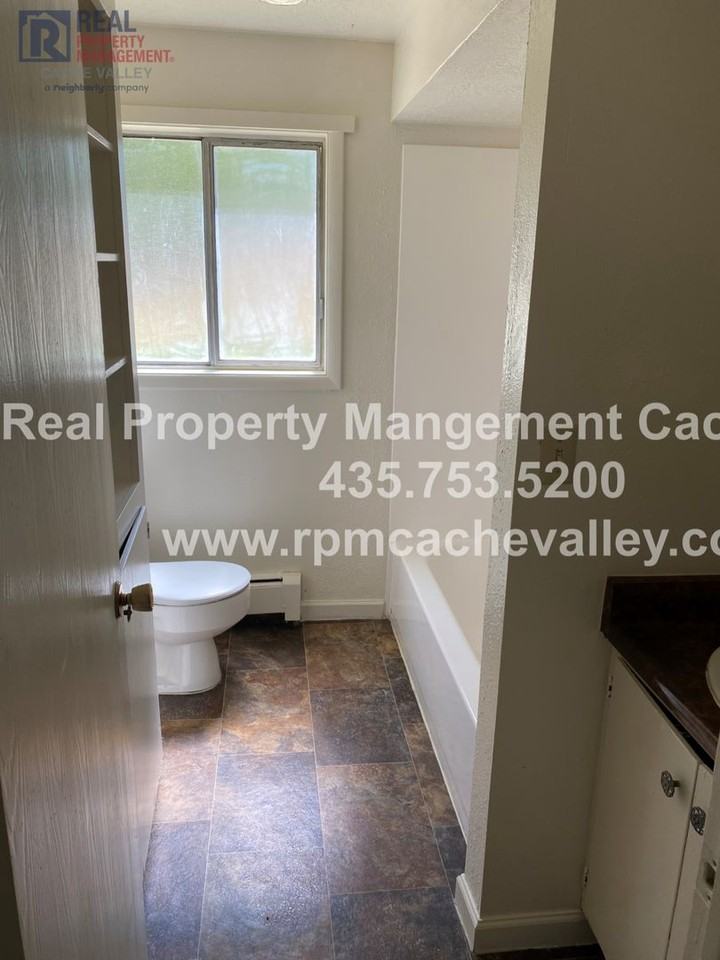 271 Riverbend Rd - Photo 4 of 11