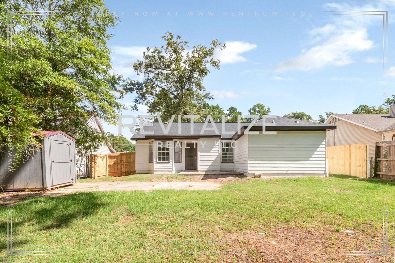 6513 Victoria Pl S - Photo 6 of 31